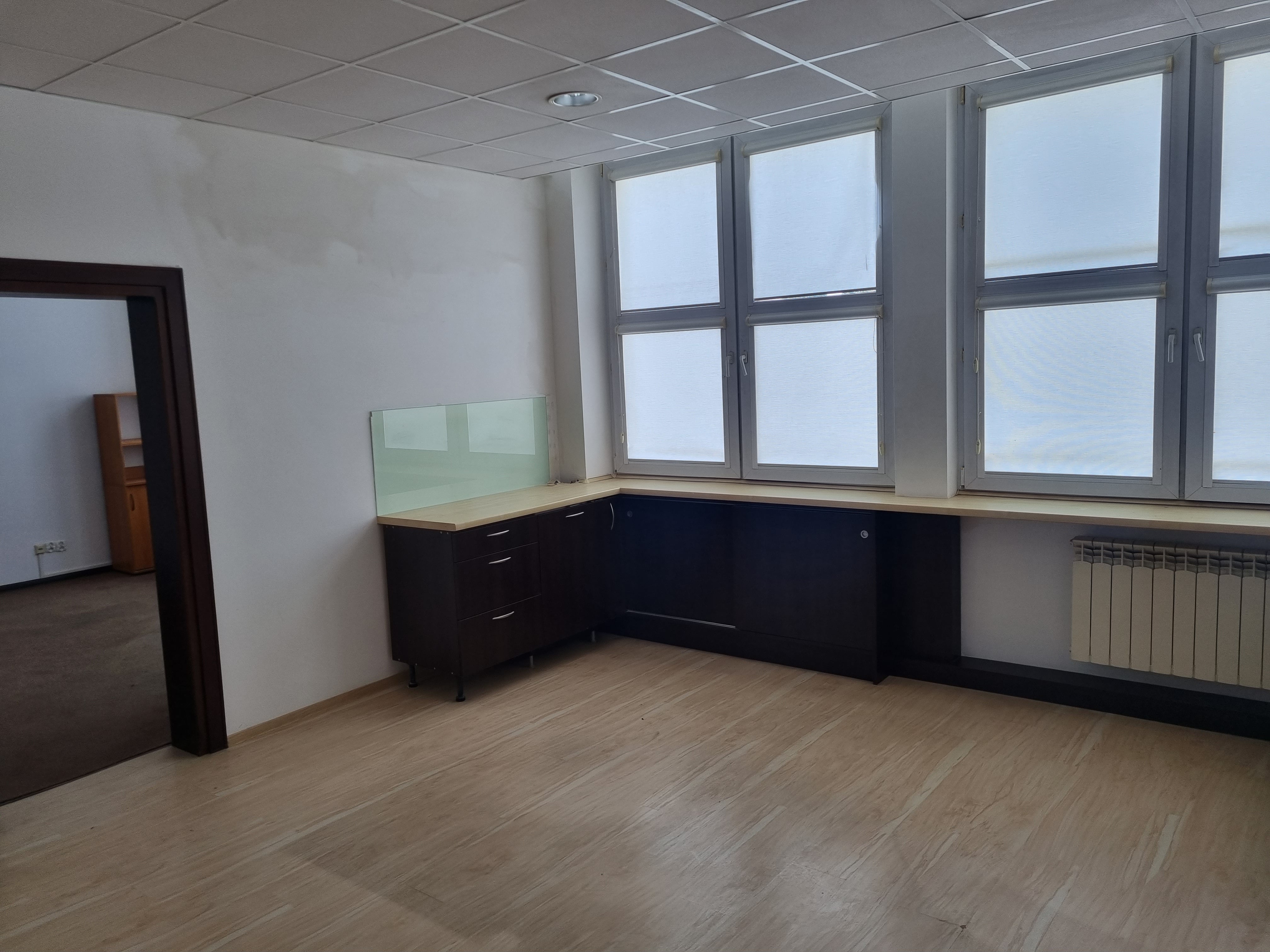 Sprzedam biurowiec bezpośrednio w stanie deweloperskim. OKAZJA !!