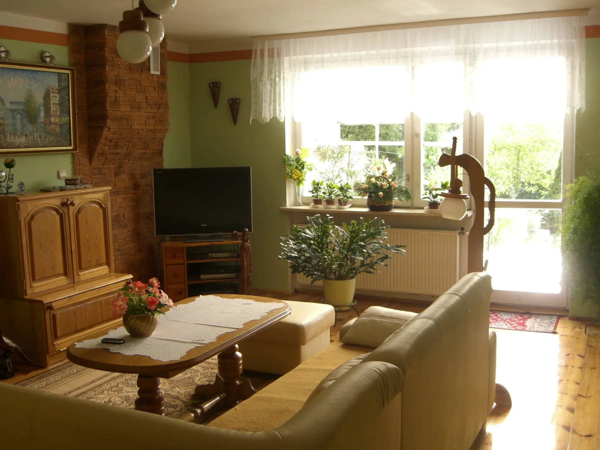 Dom-pensjonat z trzema osobnymi mieszkaniami