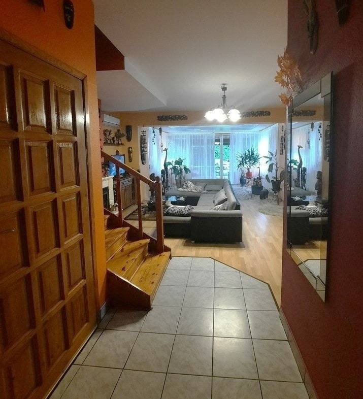 Sprzedam 2 domy na jednej działce