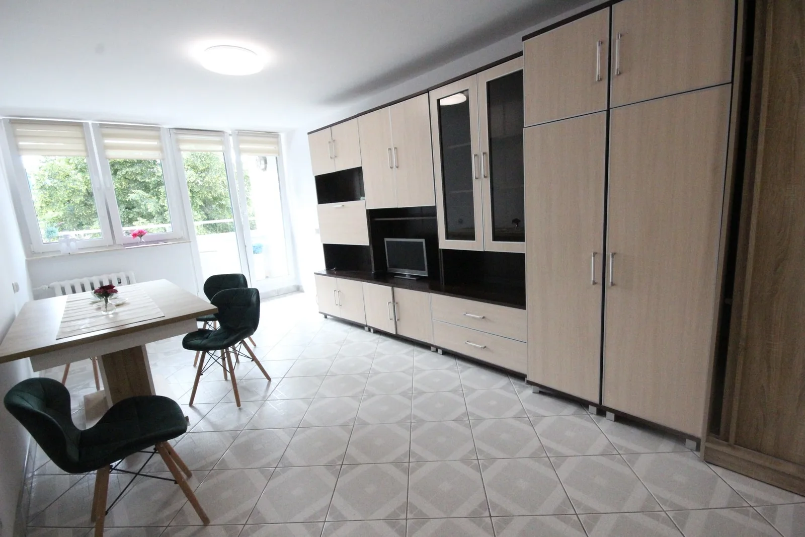 2pok, 42met, okolice Sky Towera BALKON/WINDA/PARKING (Wrocław)