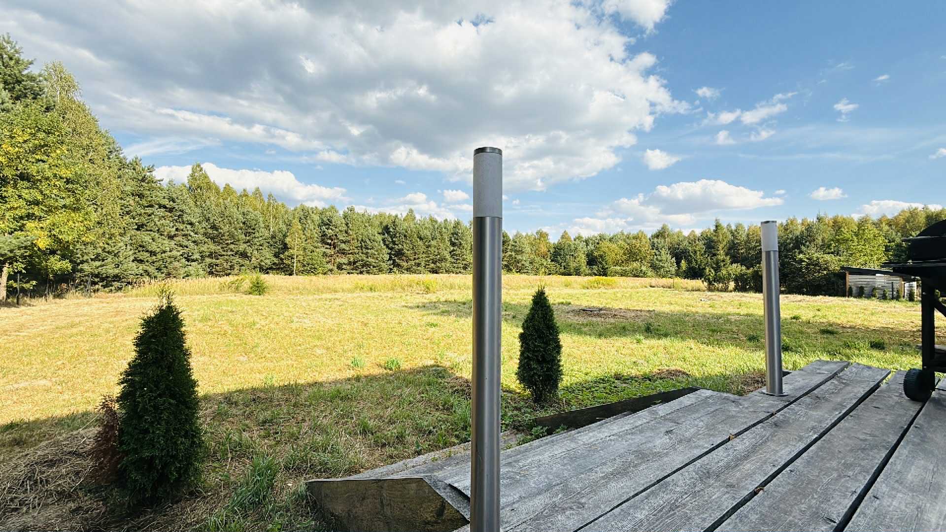 Dom posiadłość siedlisko z dużym potencjałem z szeroką i długą dzialka pod lasem