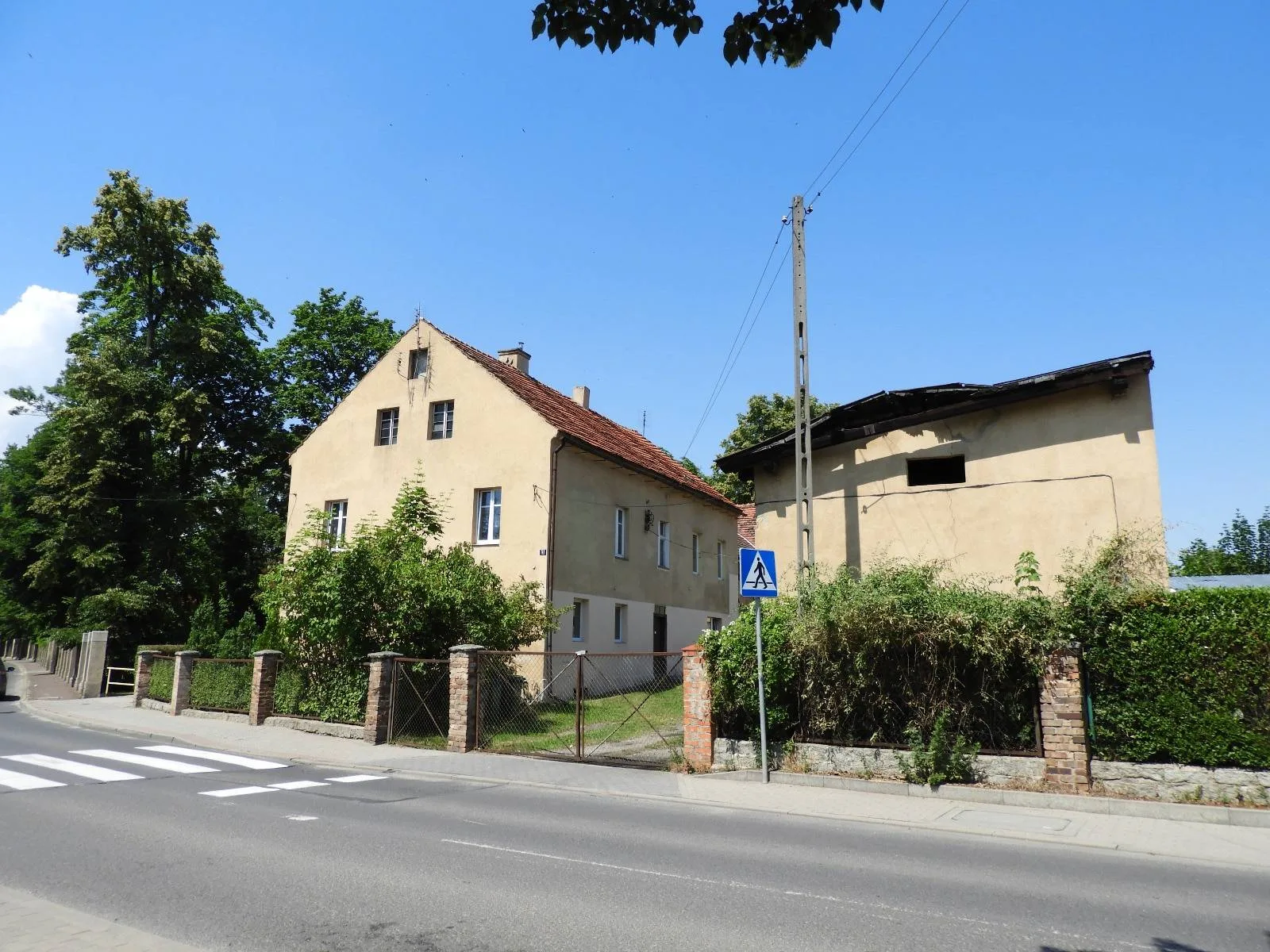 POSESJA 4 mieszkania * Działka budowlana *Lokale gospodarcze