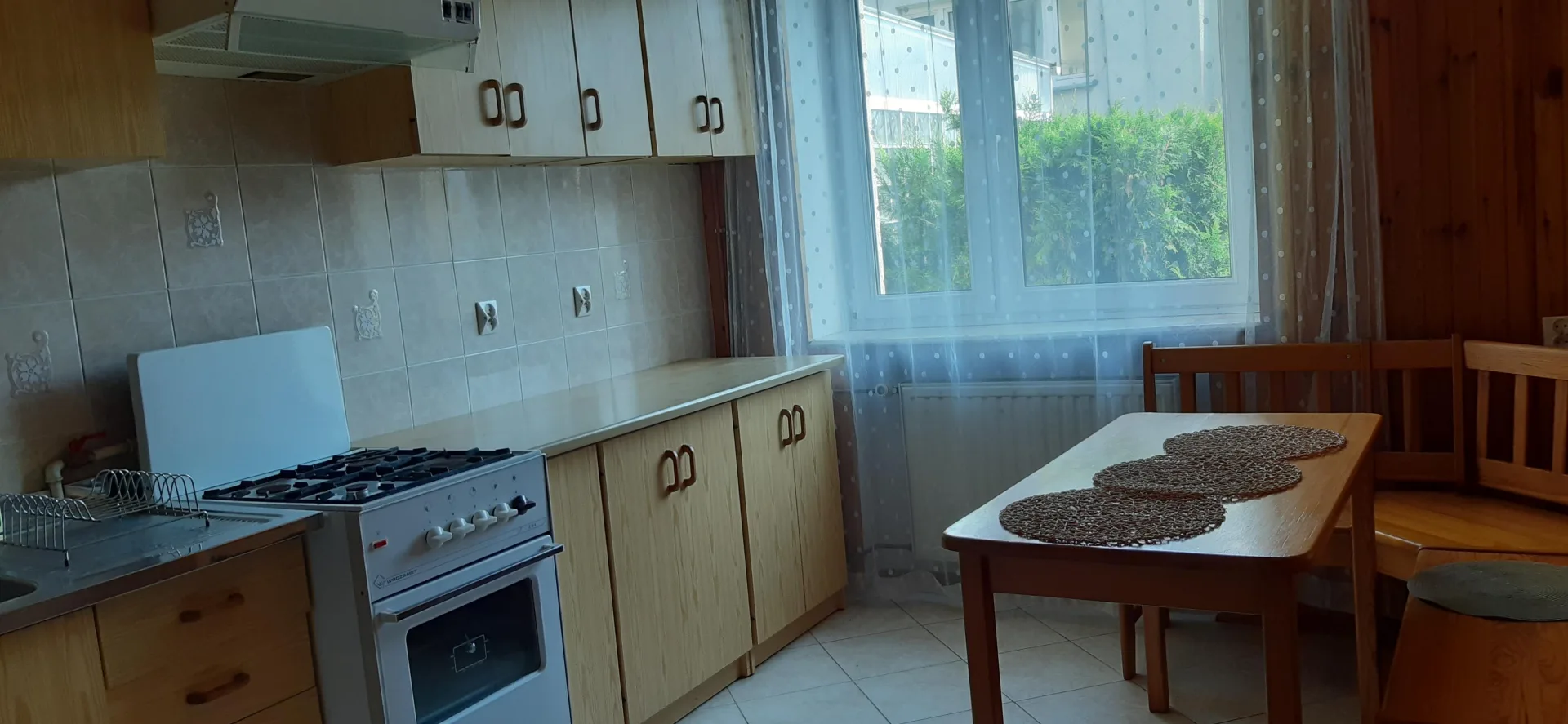 Lokal w domu prywatnym na kreatywne biuro z magazynem