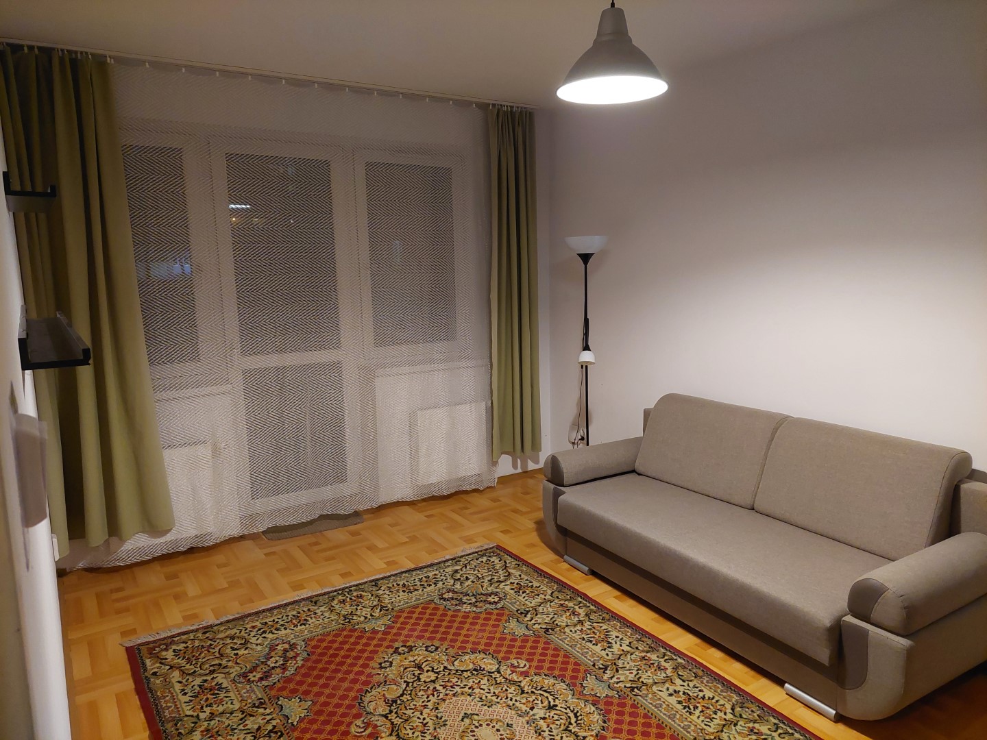 Os. Akademickie (Czyżyny) - 2 pokoje, 2 łazienki + jasna kuchnia