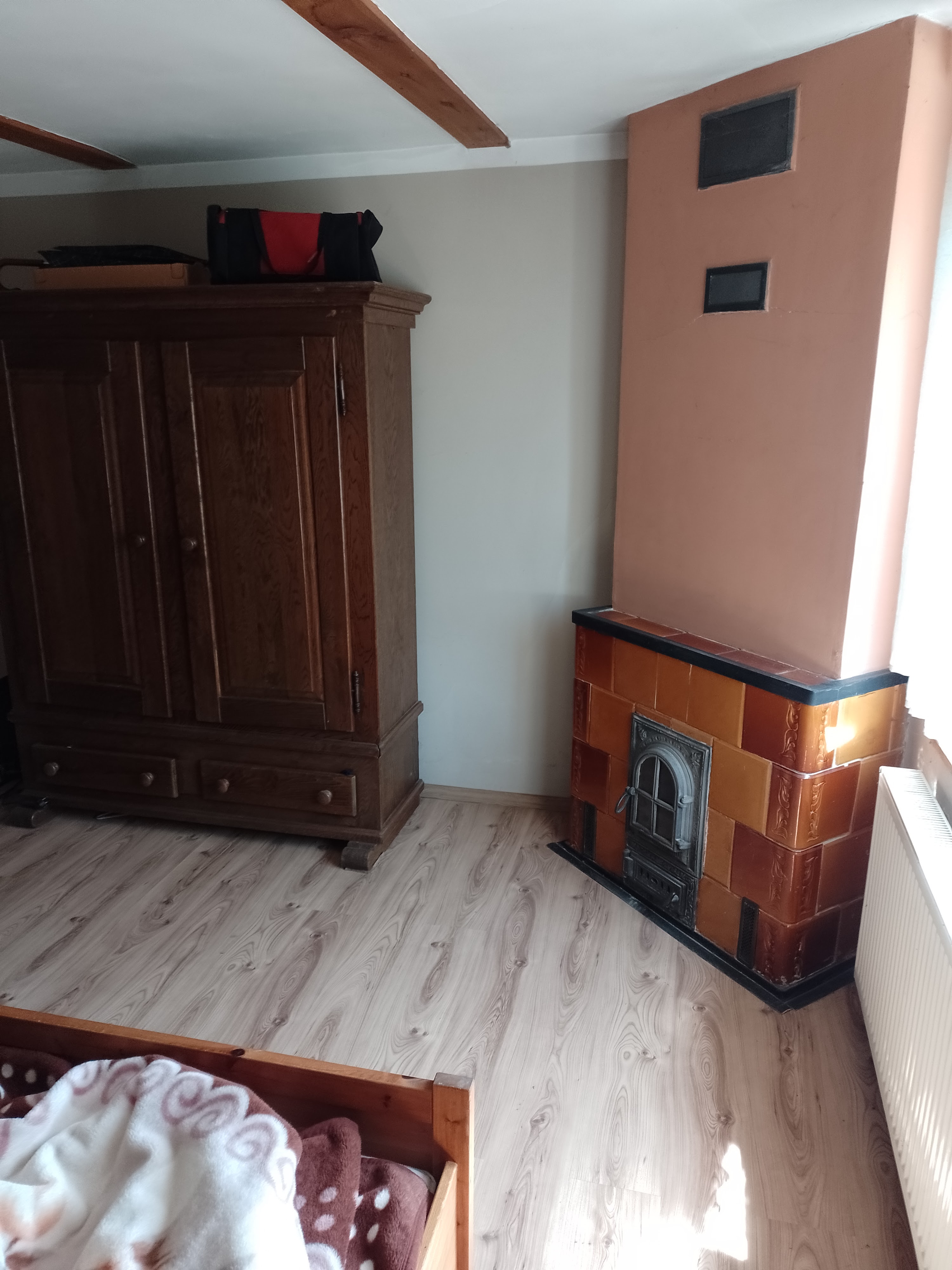 Dom na sprzedaż i dużym zapleczem.