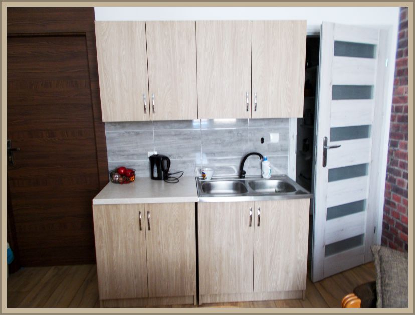 Przytulna kawalerka nad urokliwym jeziorem