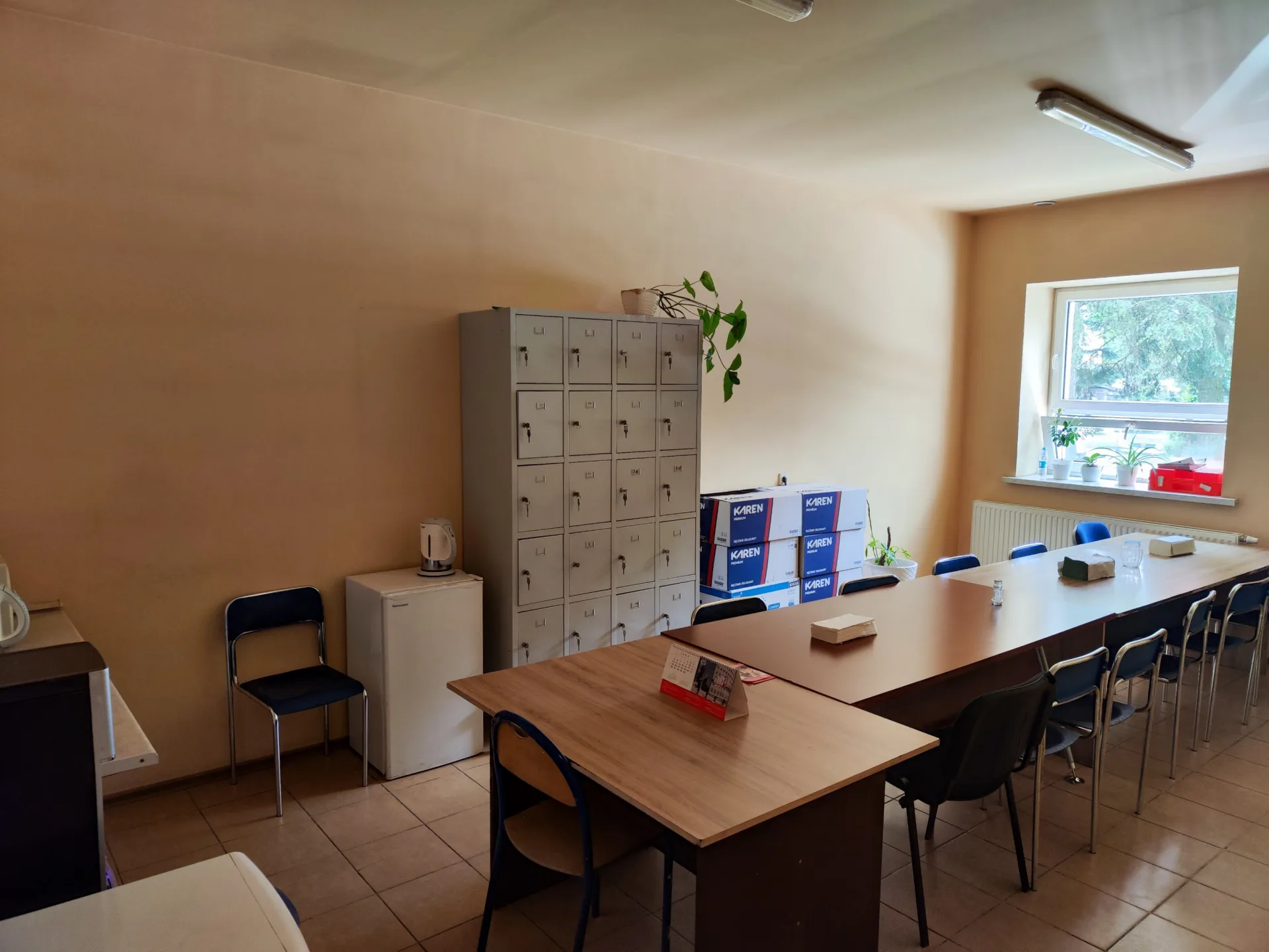 Magazyn z częścią socjalną