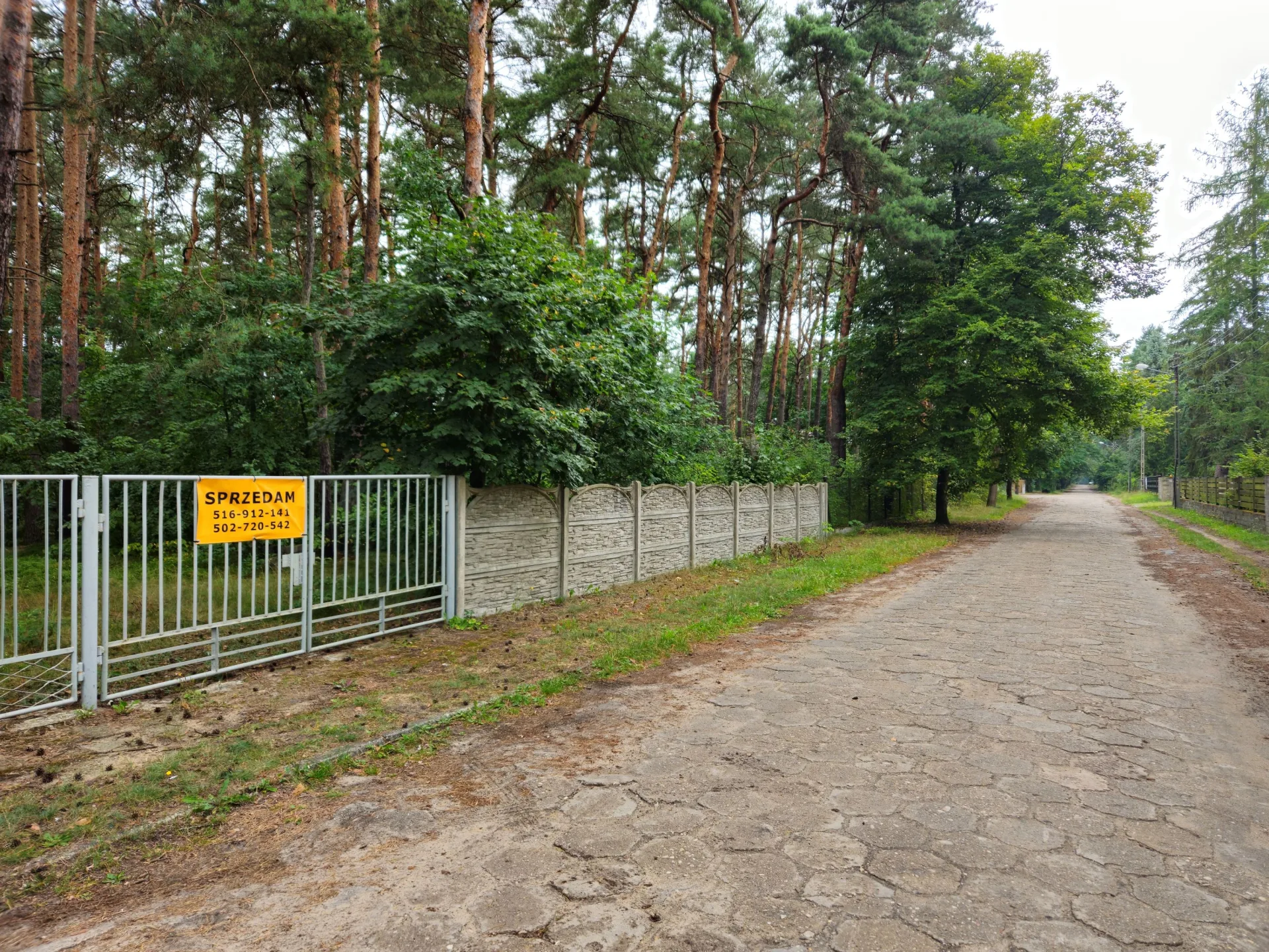 Działka budowlana w centrum miasta Żarki-Letnisko