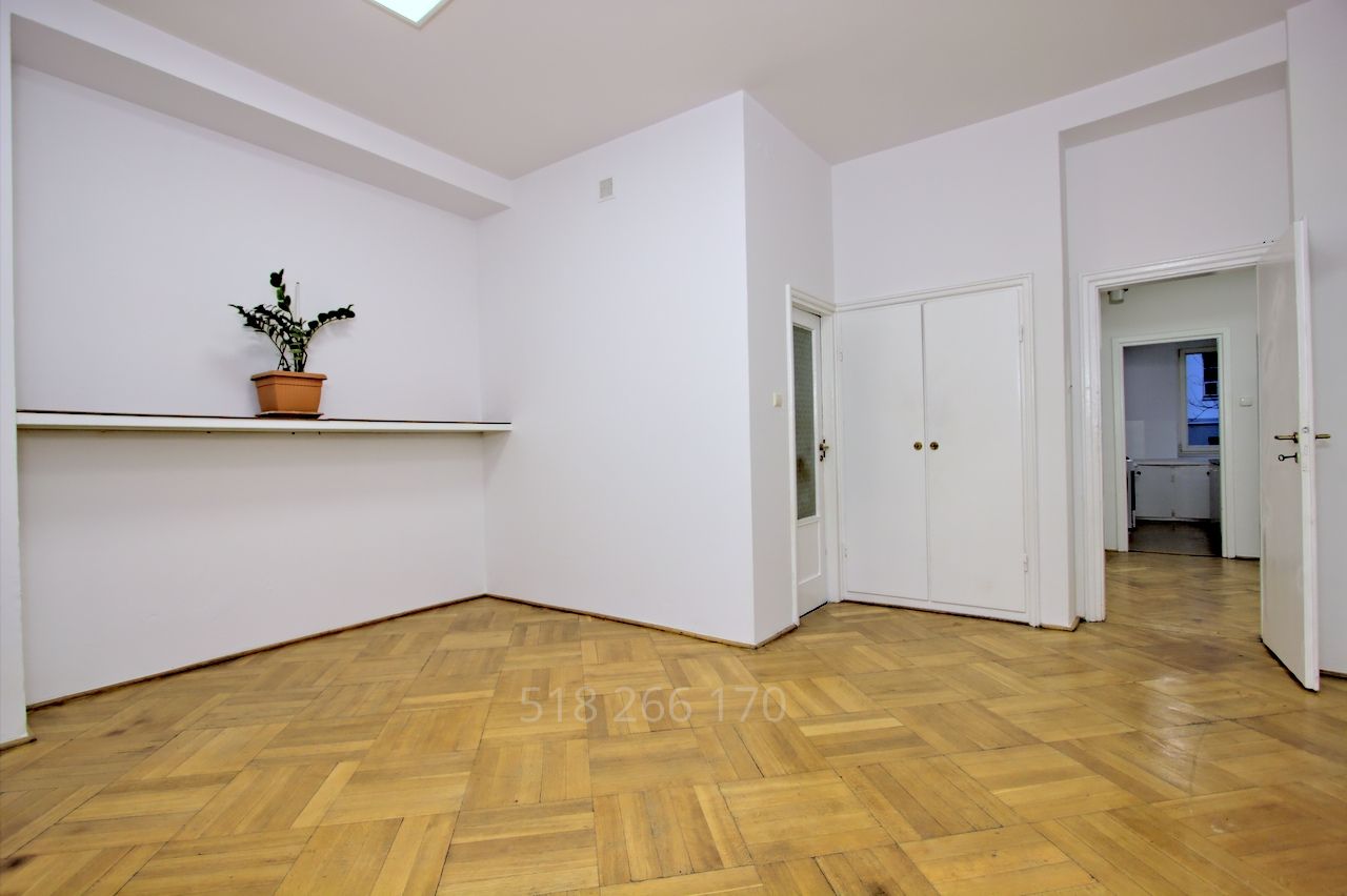 Mieszkanie, Biuro lub Kancelaria w kamienicy ul. Tamka 5