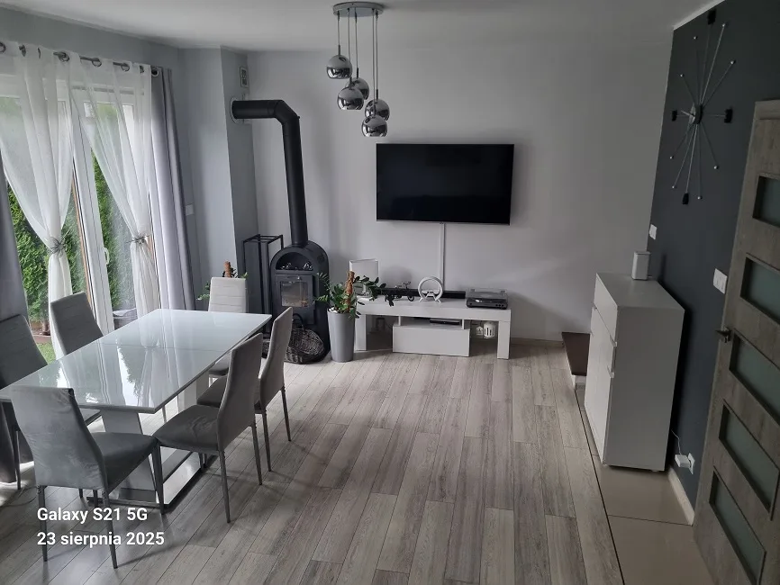 Gotowy do zamieszkania dom z ogrodem – Rabowice