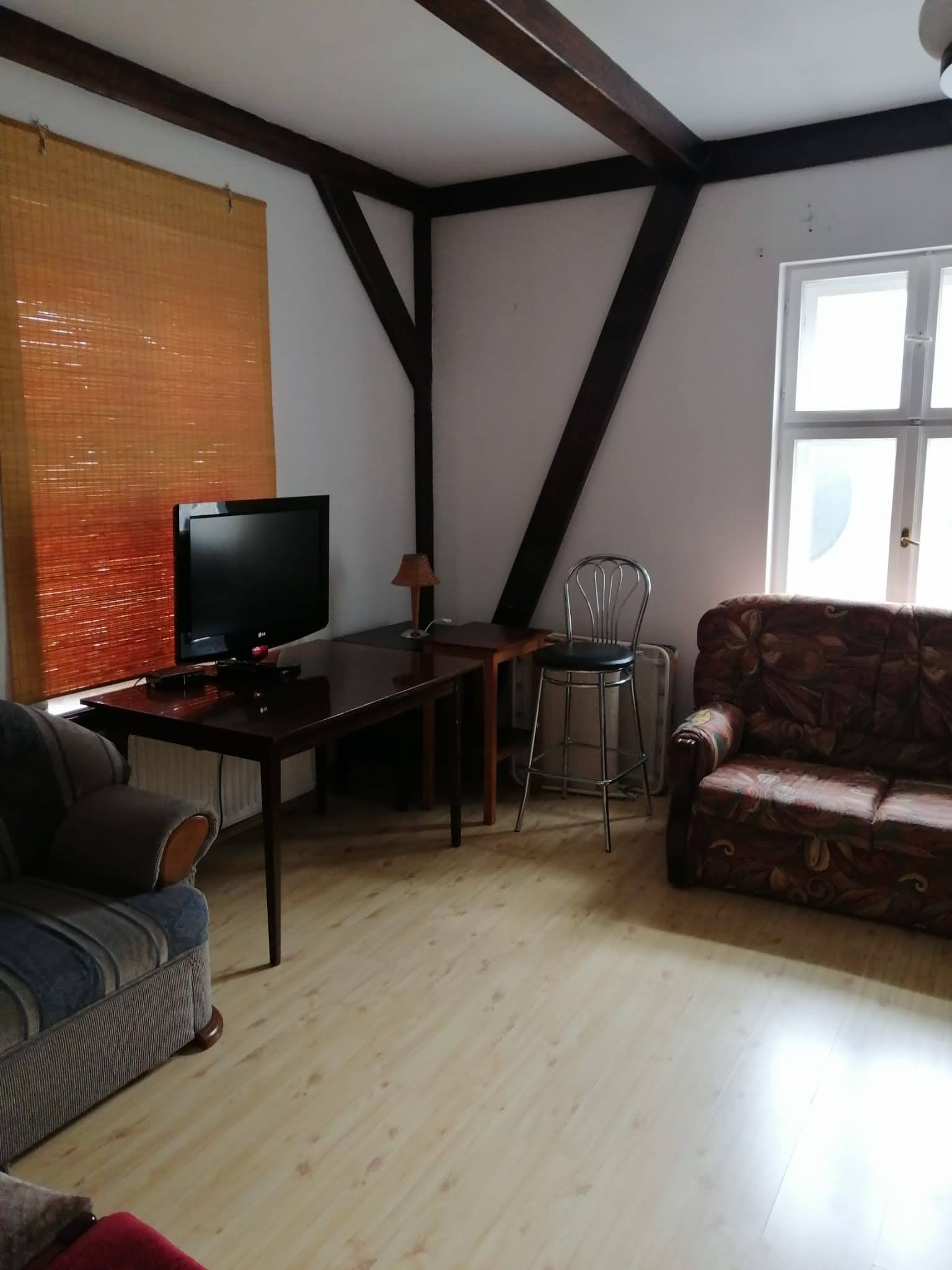 Atrakcyjne mieszkanie w starym budownictwie - Leszno