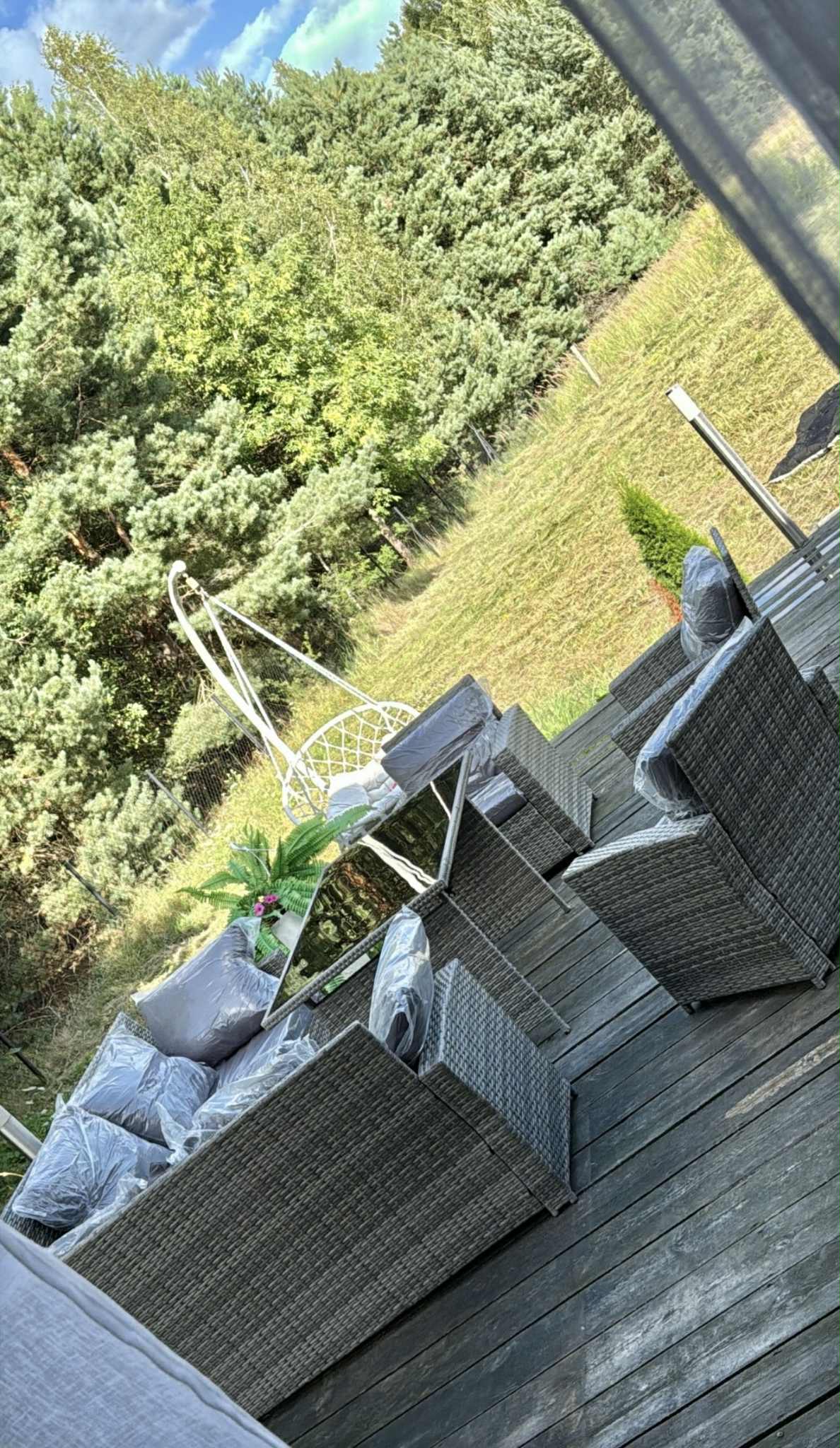 Dom posiadłość siedlisko z dużym potencjałem z szeroką i długą dzialka pod lasem