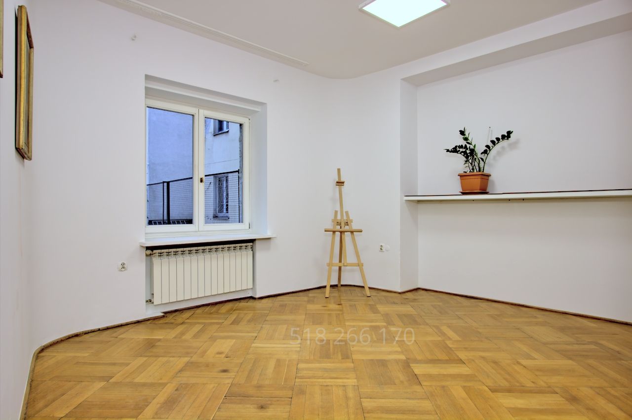 Mieszkanie, Biuro lub Kancelaria w kamienicy ul. Tamka 5