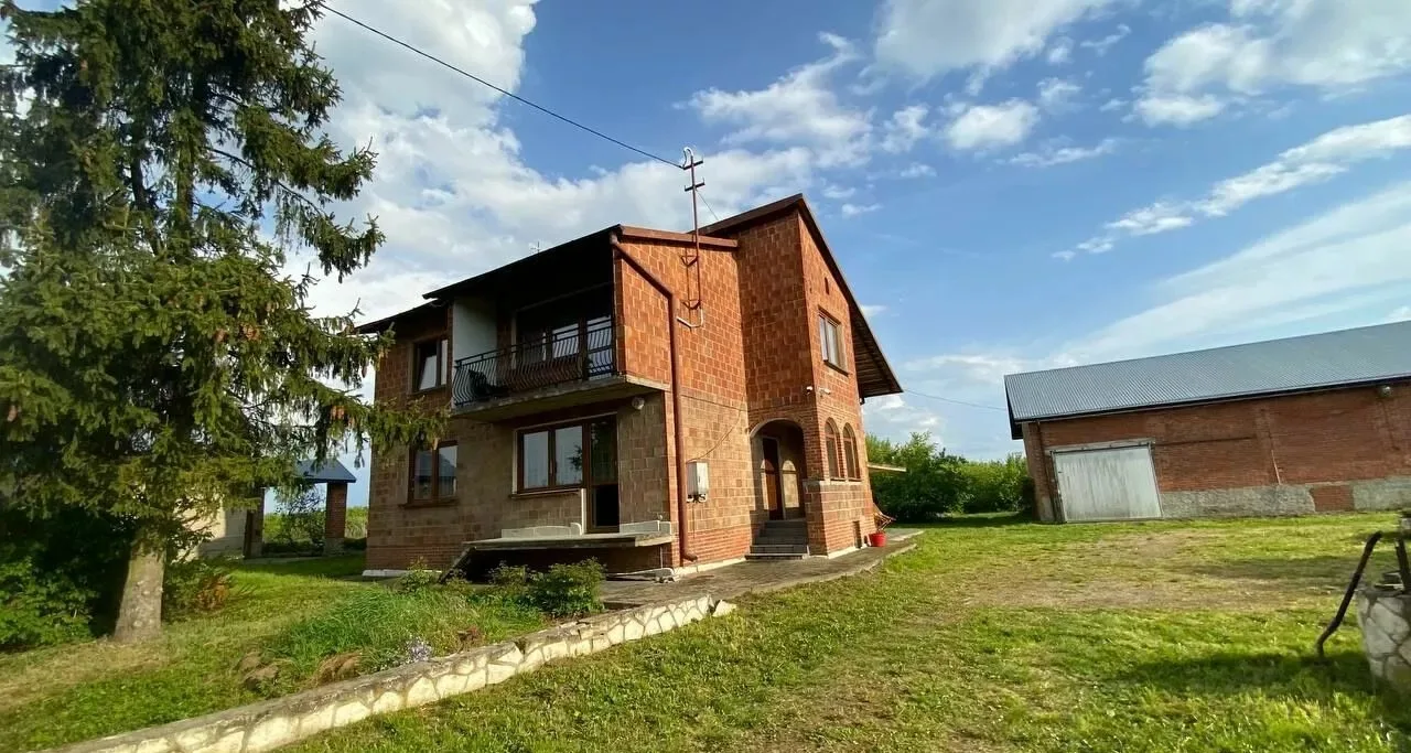 Nieruchomość z gruntami rolniczymi  Machów