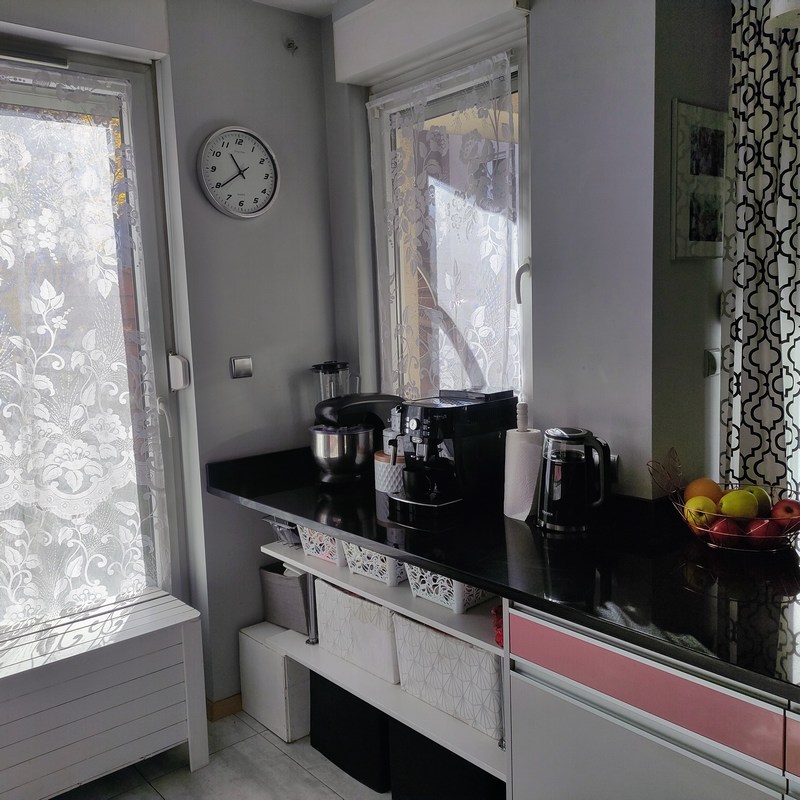 Piękne, 4 pokojowe, 2-stronne, 2 łazienki, 2 ogródki, komórka i 2 miejsca post., od zaraz, bez prowizji, prywatnie