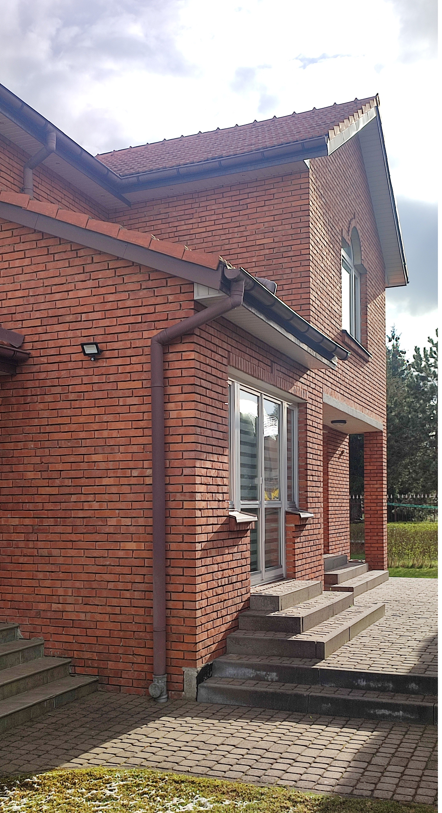 Sprzedam wygodny przestronny dom 440m2 80 km od Warszawy