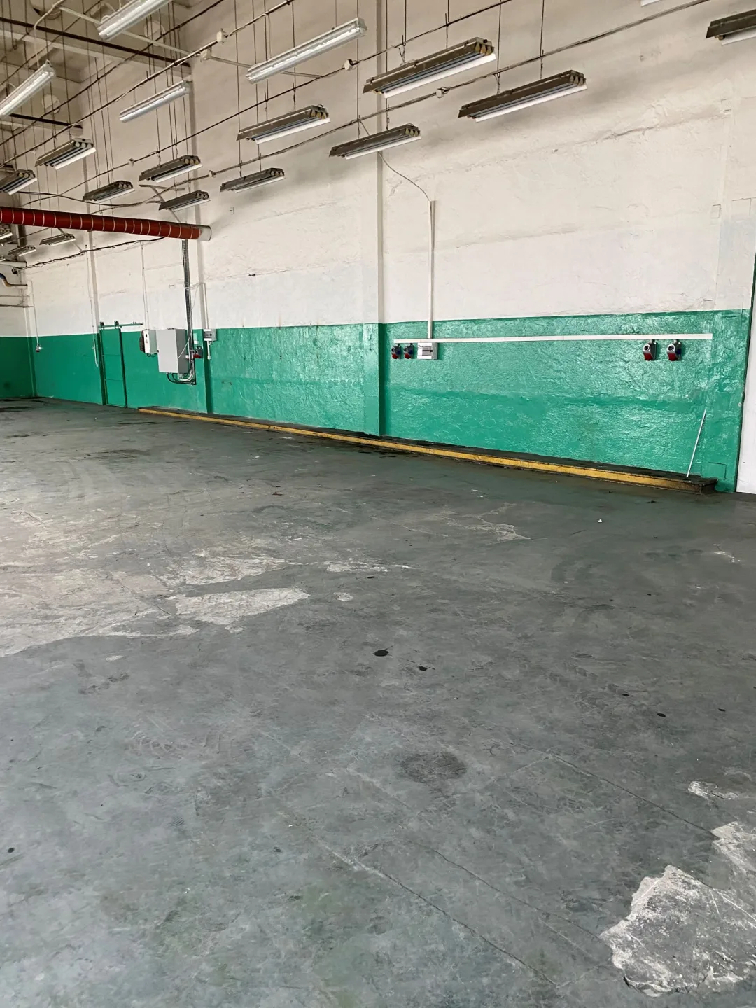 Wynajmę halę produkcyjno-magazynową