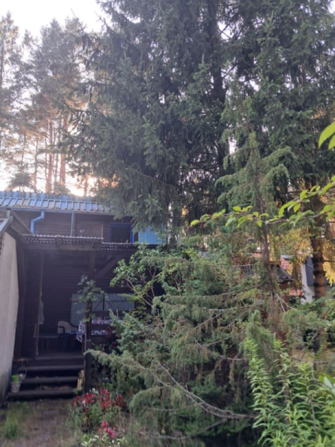 Piętrowy dom z dużą działką nad jeziorem Wdzydze na Kaszubach