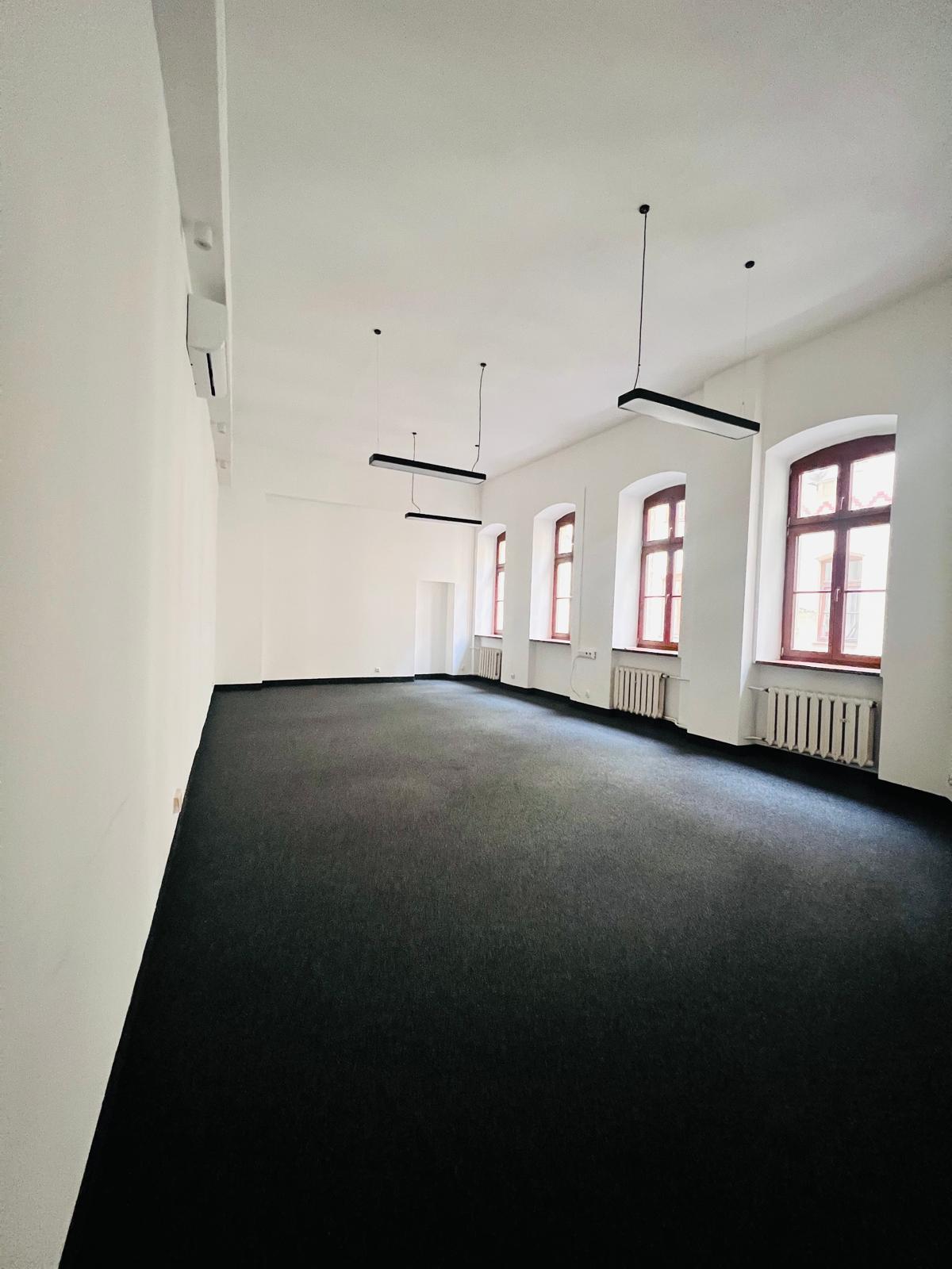 Zaułek Świdnicki/Rynek małe pokoje od 20 m2 do wynajęcia