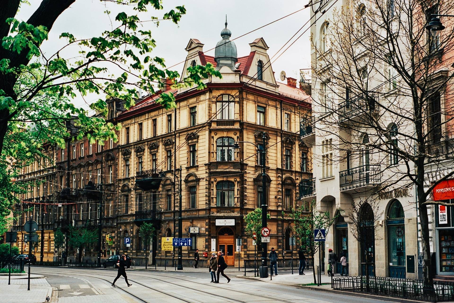 Tendencje rynku nieruchomości w Polsce: Perspektywy i wyzwania