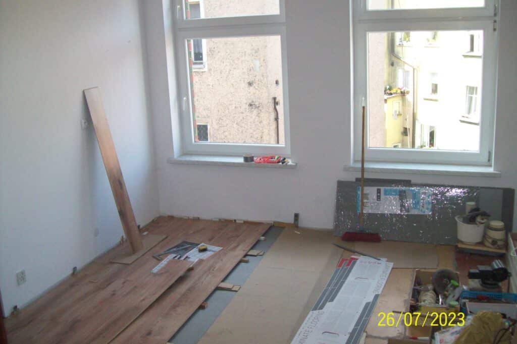 Mieszkanie  do  remontu 33m kw BOGUSZOW -GORCE -CENTRUM