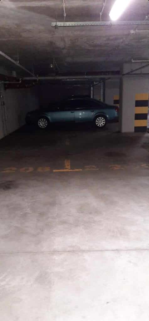 Sprzedam miejsce parkingowe w garażu podziemnym Wola Tower